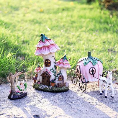 China Traditional Outdoor Garden Decoration Polyresin Mini Garden Set With Solar Light for sale