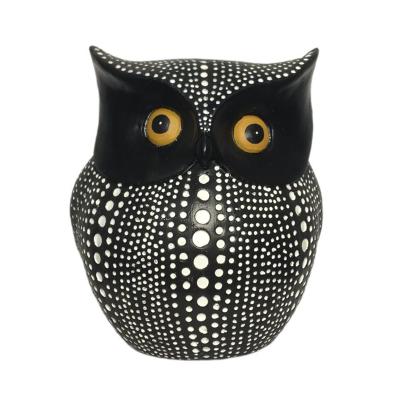 China Modern Owl Indoor Black And White Statues Resin Europe Figurine Home Decor for sale