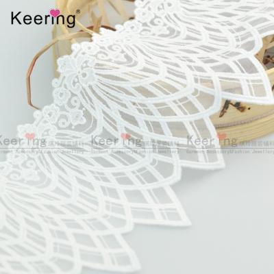 China Sustainable Leave White Cotton Embroidery Lace Designs Trim With Stripe for sale