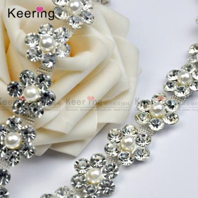 China Bags Wholesale Fashion Rhinestones Decoration Flower Appliques Pattern Band Crystal Trimming For Dress Bags Shirt Shoes for sale