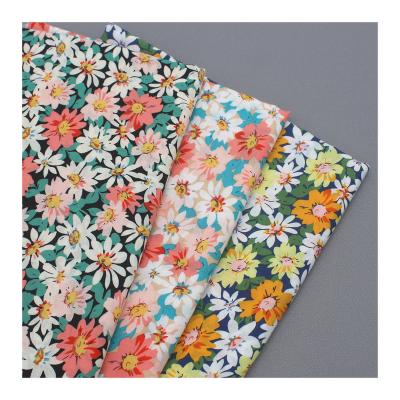 China 2021 Hot Selling Breathable Cotton Fabric 60S Daisy Printed Country Style Combed Dress Shirt Clothes DIY Patchwork Material Wholesale for sale