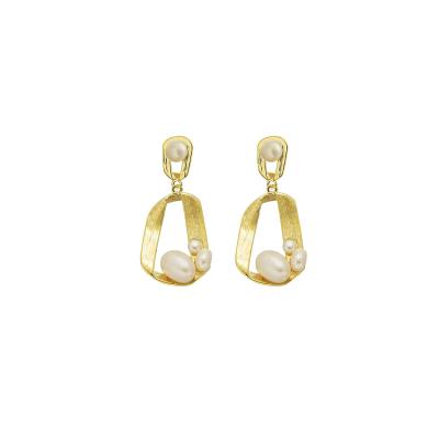 China New Trendy Fashion 925 Needle Pearl Earrings Silver Delicate Gold Plated Pearl Earrings Women for sale