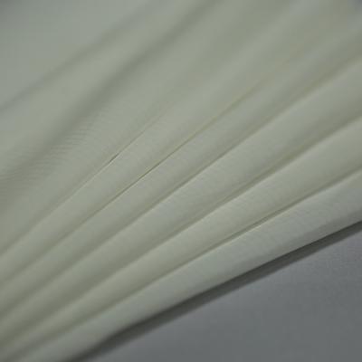 China 100%polyester plain taffeta fabric P260T and water-jet loom woven techniques plain style 63