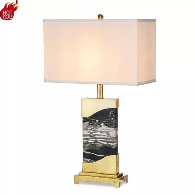 China Modern Restaurant Hotel Bar Customized Romantic Postmodern Light Luxury Manikura Decoration Table Lamp Table Lamp With Switch for sale