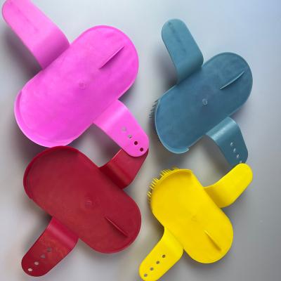 China Plastic Horse Curry Plastic Comb for sale