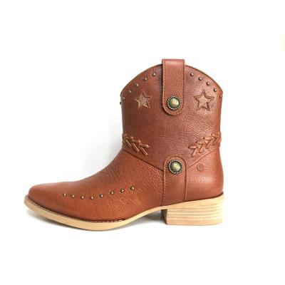 China EVA Fashion design men's genuine leather rivet was the basis of the boots wholesale genuine leather boots for sale