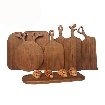 China Sustainable Wholesale Wooden Chopper Vegetable and Fruit Cutter Nuts Wooden Board for sale