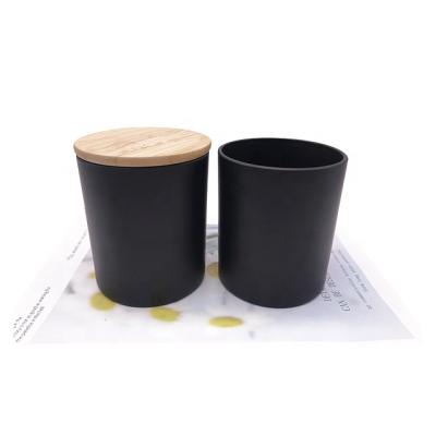 China Wholesale Home Decoration Empty Luxury Matte Black Frosted Glass Candle Jar / Candle Holder With Lid for sale