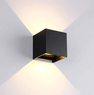 Chine Outdoor Tempered Glass Square Thru Sconce Landscape Wall Light à vendre