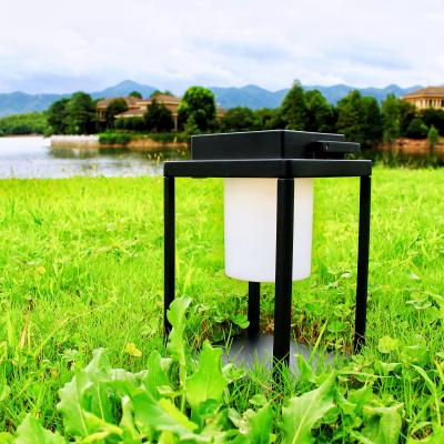 China New garden style ip54 aluminum usb charging outdoor solar water proof powered led portable garden lantern for sale