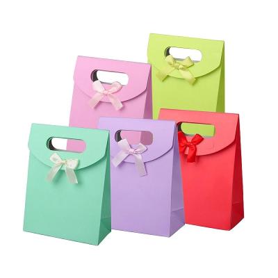 China Recyclable Customize Small High Fashion Gift Logo Paper Shopping Bag for sale