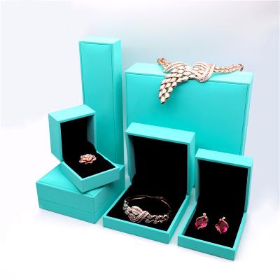 China Factory Wholesale Elegant Customized Logo Ring Jewelry Packaging Box Set For Jewelry Gift PU Leather for sale