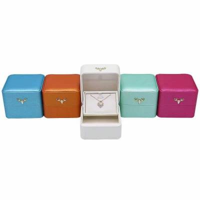 China Factory Wholesale Fashionable Customized Proposal Multicolor Optional Ring Box With LED Light for sale