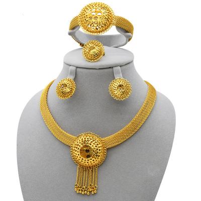 China Fashion 24k gold plated bride wedding jewelry set Saudi ladies dinner party necklace earrings ring bracelet in stock for sale