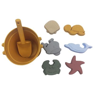 China Toy Portable Bpa Free Silicone Sand Bucket Toys Baby Kids Beach Play Sets Seaside Bucket Bucket and Shovel for sale