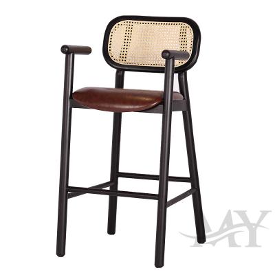 China Solid Wholesale Furniture Wooden Legs Minimalist Design Factory Direct Custom Retro Dining Chair For Bar Restaurant Chair for sale