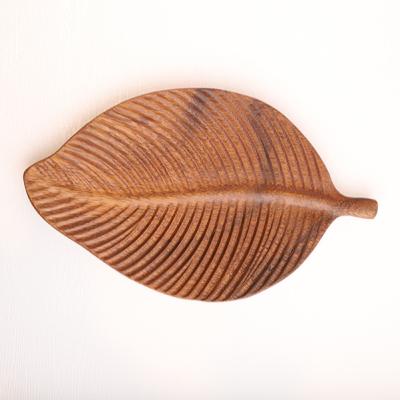 China Wholesale Minimalist Creative Japanese Leaf-Shape Tray Acacia Wood Dish for sale