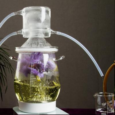 Chine Équipement de distillation par la vapeur pour le vin de fines herbes de plante d'huile essentielle à vendre