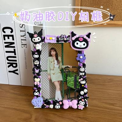 China Fashion Custom Lightweight Plastic Environmentally Friendly Wholesale Cartoon Art Picture Frame for sale