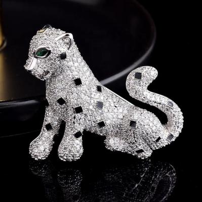 China Popular high quality brooch with zircon leopard brooch pin alloy zircon for sale