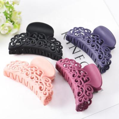 China Soft Fashion Hairpin Plastic Hairpin Grab Acrylic Women's Flower Hair Solid Matte Grip Handle for sale