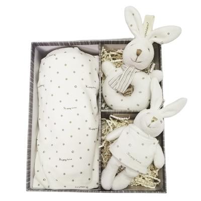 China White 100% Cotton Baby Blanket Wrap And Ratchet Toy Set In A Gift Box Customized Logo for sale