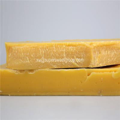 China All Natural Pure Filtered Beeswax , A Grade Raw Beeswax Bulk Without Additives for sale