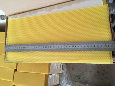 China Bulk Natural Pure Beeswax Honeycomb Wax Sheets 100% Beeswax Content for sale