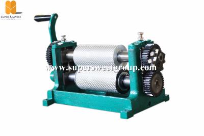 China Hand Operated Beeswax Foundation Machine With 195mm/310/450mm Roller Length for sale