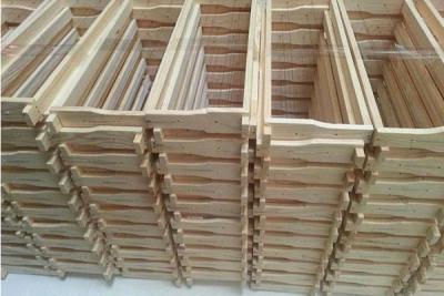 China SUPER-SWEET Honey Bee Box Frames , Honey Bee Hive Frames For Beekeeping Equipment for sale