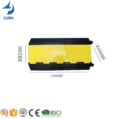 China High-quality Protectores De Cable Durable 3 Speed ​​Bump Sleeve Rubber Cable Protector for sale