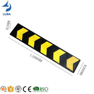 China Modern Parking Lot Security Wall Reflective Rubber Corner Protector for sale