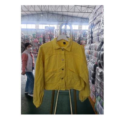 China Polyester / Cotton Women Denim Second-hand Discount Fashion Design Bule Jacket Wholesale In Stock Ladies Fashion Denim Jacket for sale