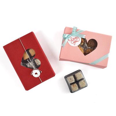 China 2021 Recyclable Elegant Polka Dot Heart Gift Paper Boxes for Chocolates for sale