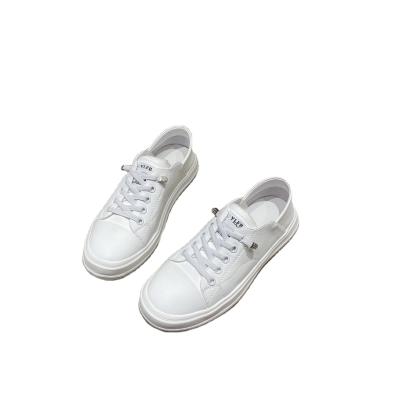 China Low Price Trendy Genuine Women's Flat Sneakers Fashion Shoes College Style White Sports Shoes for sale