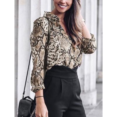 China Latest Newlong Sleeve Leopard Print Tops Trendy Blouse Women Tops Long Sleeve Top For Women en venta