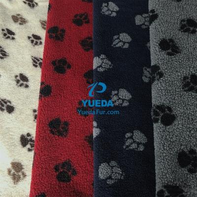 China Garment Faux Lambswool Paw Print Sherpa Fleece Sheepskin Fur Fabric Material [YUEDA Fur Factory], Vets Veterinary Bedding for sale