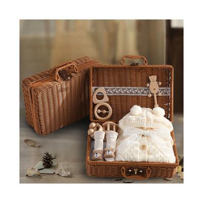 China Color Cotton Breathable Organic Baby Clothes Set For Spring Baby Rompers Newborn Baby Gift Set Box for sale