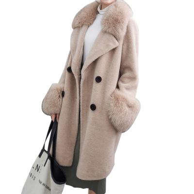 China Winter Anti-Shrink Beige Cream Brown Soft Sheep Shearling Jacket Overcoat, Mongolian Fox Fur Collar Lamb Shearling Coat For Women for sale