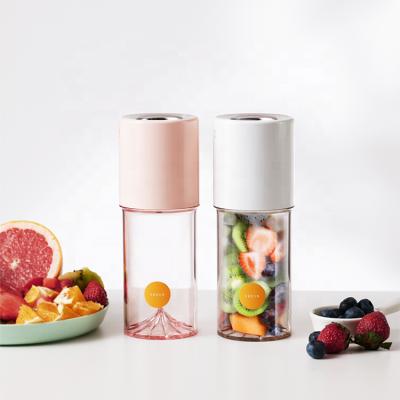 China Hot Sale Car 2022 Juce Fruit Juice Maker Rechargeable Blender Smoothie Maker Orange Mini Portable Juicer Blender Machine for sale