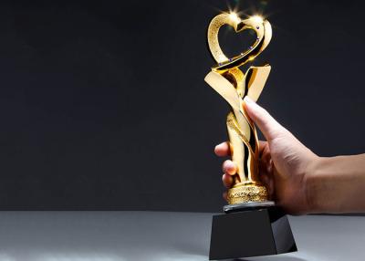 China Copo personalizado do troféu da resina, troféus da resina de cola Epoxy e concessões materiais à venda