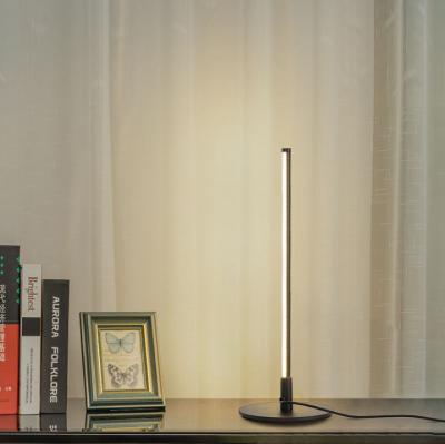 China Warm Led Black Minimalist Vertical Reading Bedside Light Corner Desk Light Home Decor Rheostat Rheostat Vertical Table Lamps for sale