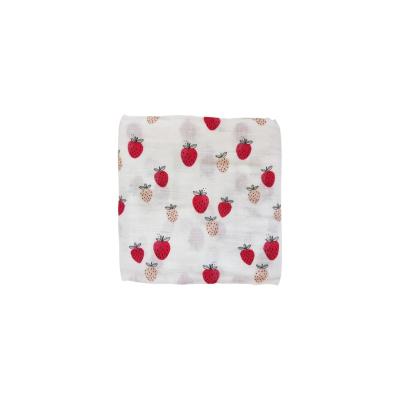 China HONGCH PORTABLE Newborn Muslin Wrap Strawberry Pattern 100% Bamboo Cotton Gauze Baby Blankets for sale