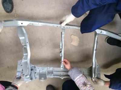 China Partes del cuerpo auténticas de la recogida de la ayuda del radiador del tamaño para los accesorios 2008 del coche de Toyota Avanza en venta