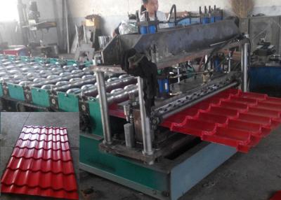 China Metaal Verglaasd Tegelbroodje die Machinehoge snelheid voor Dakwerkblad vormen Te koop