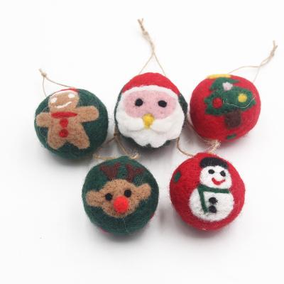 China DIY Christmas Tree Hang Ball DIY Christmas Decoration Ball Wool Felt Pom Poms Garland Wreath Ornament Handmade Wool Felt Balls for sale