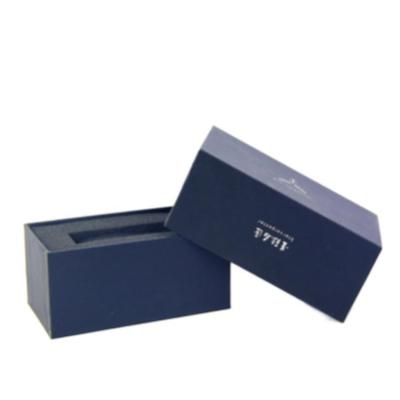 China Handmade Flap Lid Packaging Cardboard Bespoke Magnetic Closure Gift Box for sale