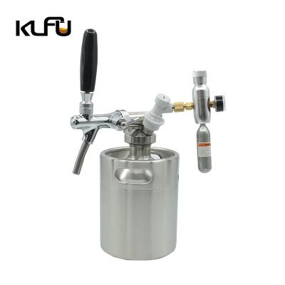 China 2L Rustproof Size 14.5*15.5*20cm Brewing Beer Keg With CO2 Tap Set for sale