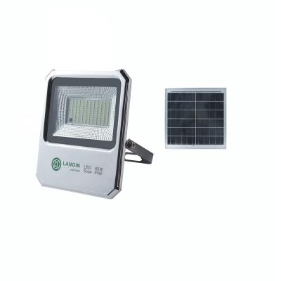 China Garden Solar Led Flood Light With Chrome Housing Lighting IP65 Outdoor Floodlight for sale