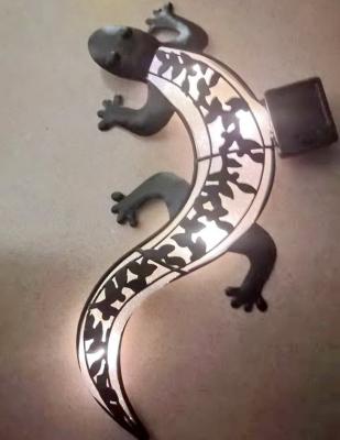 China Europe Garden Wall Decor Solar Light Outdoor Art Metal Gecko Lizard for sale